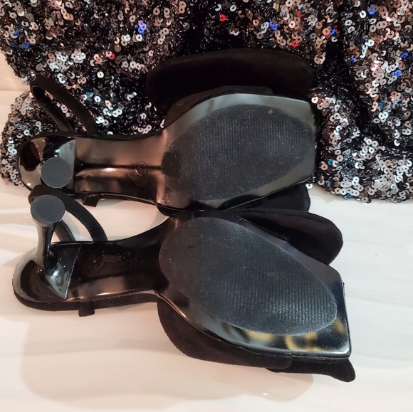 Cape Robbin Heeled Sandals - Picture 8 of 8